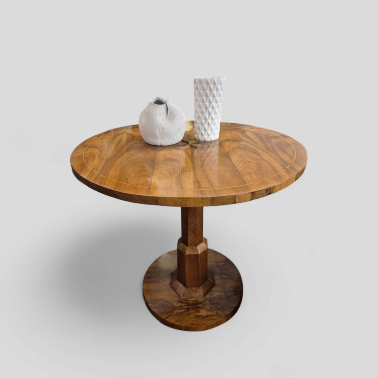 Mesa de sala de época