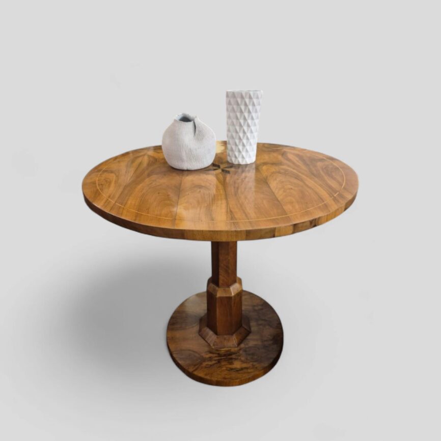 Mesa de sala de época
