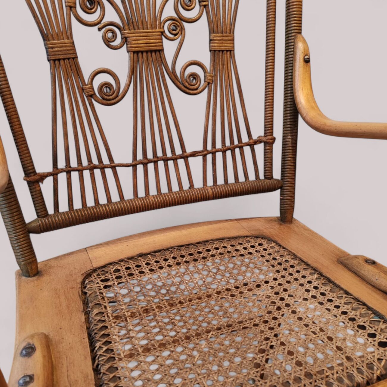 Sillon de haya y ratan zoom