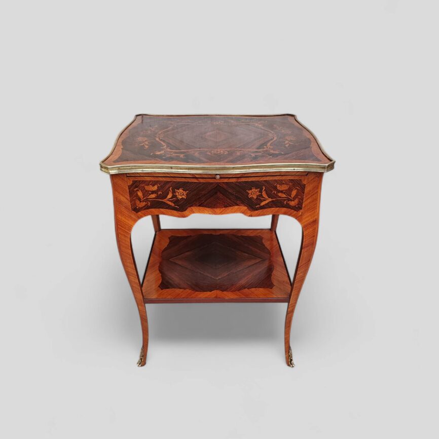 Mesa Louis XV de dos Planos
