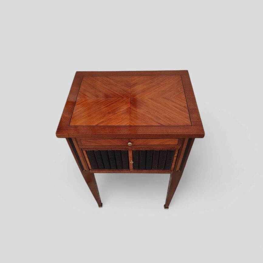 Mesa Volante de Estilo Louis XVI detalles