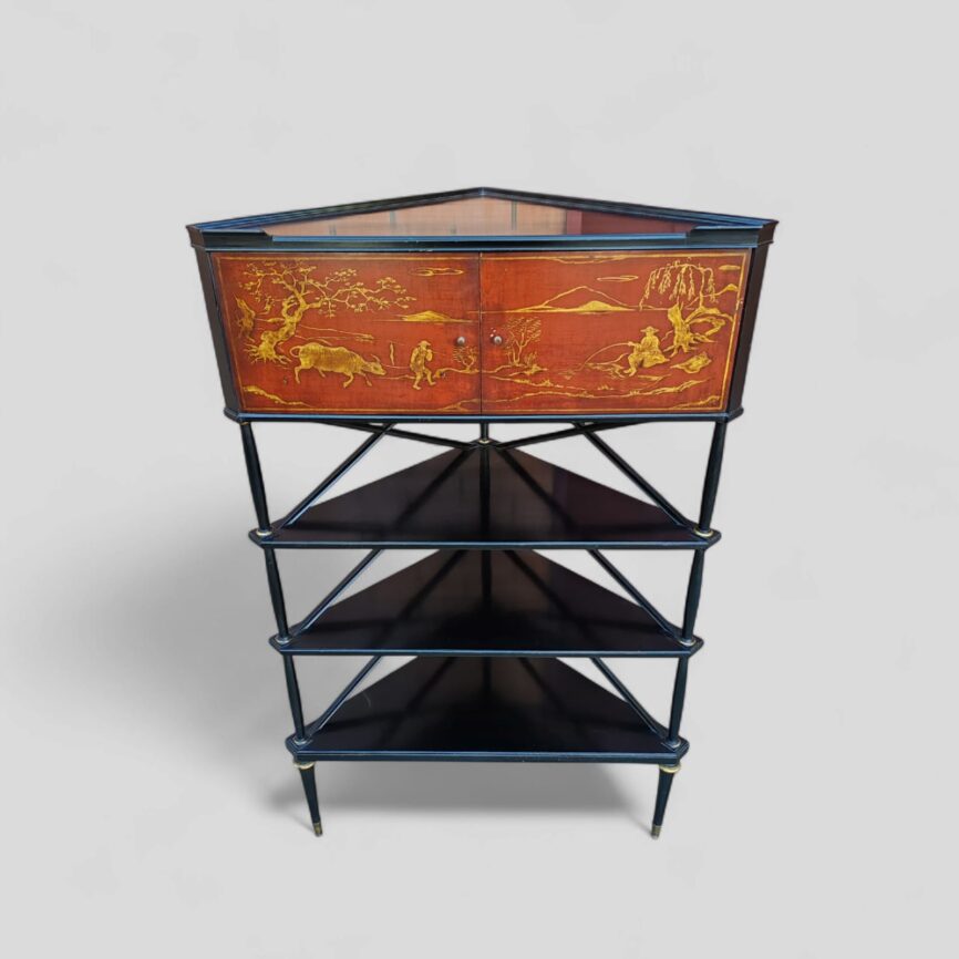 Mueble Esquinero con Decoración Oriental