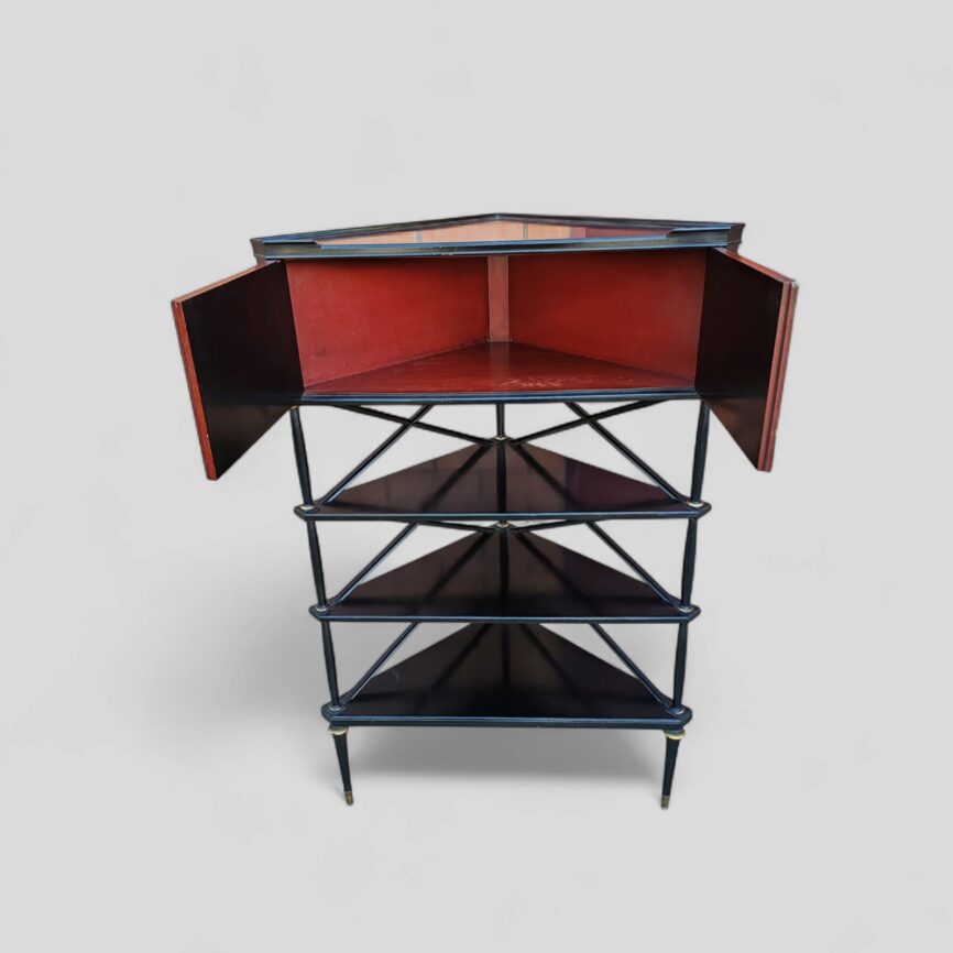 Mueble Esquinero con Decoración Oriental detalles
